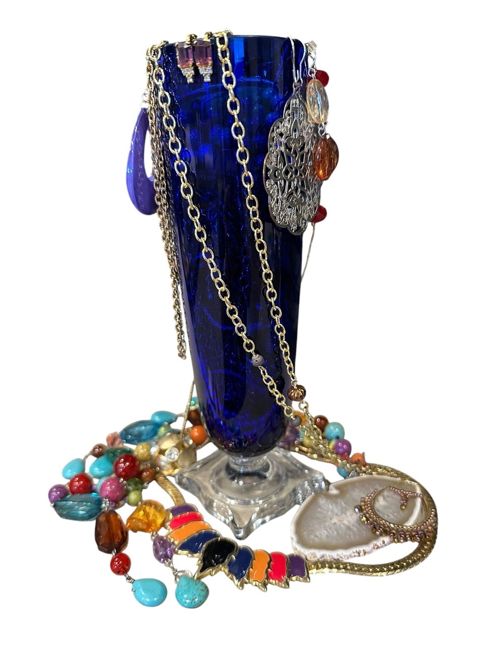 Estate to now Mixed Color Vintage Jewelry Lot with Cobalt Blue Vase Display full - Picture 7 of 12
